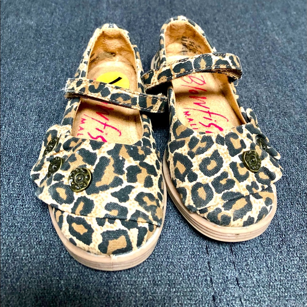 Toddler size 7 - blowfish leopard print flats